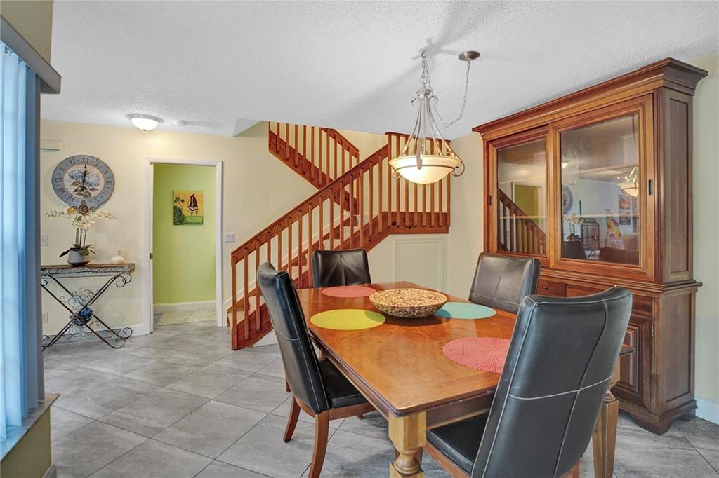 EMBASSY LAKES - Residential