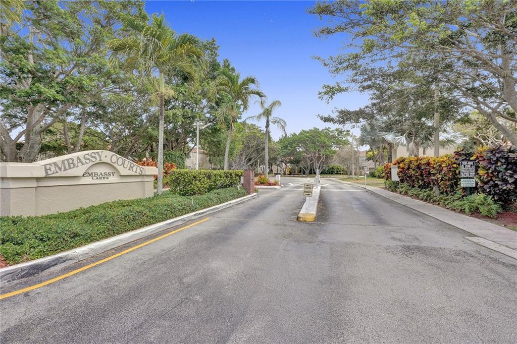 EMBASSY LAKES - Residential