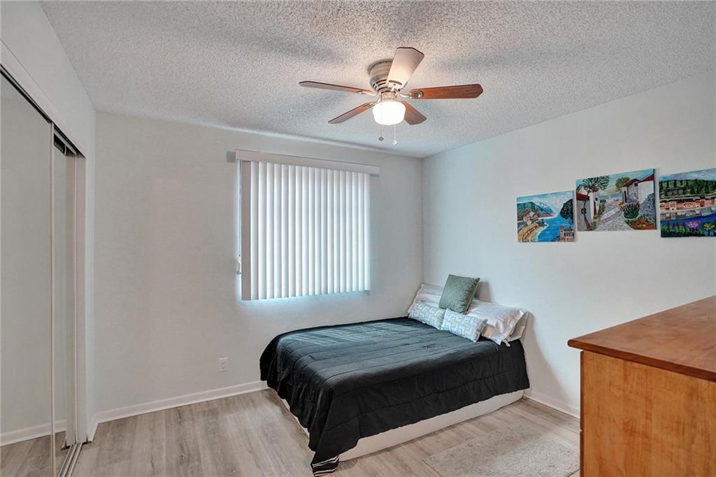 EMBASSY LAKES - Residential