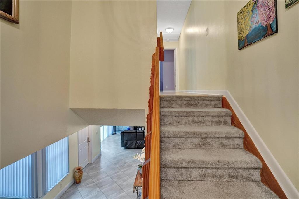 EMBASSY LAKES - Residential