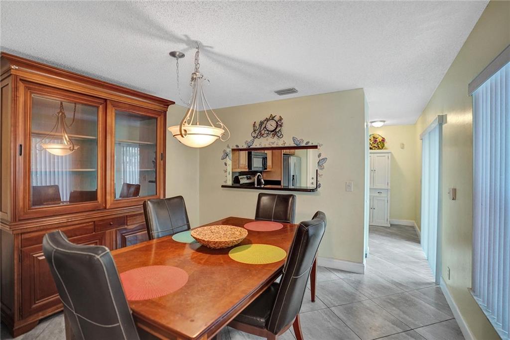 EMBASSY LAKES - Residential