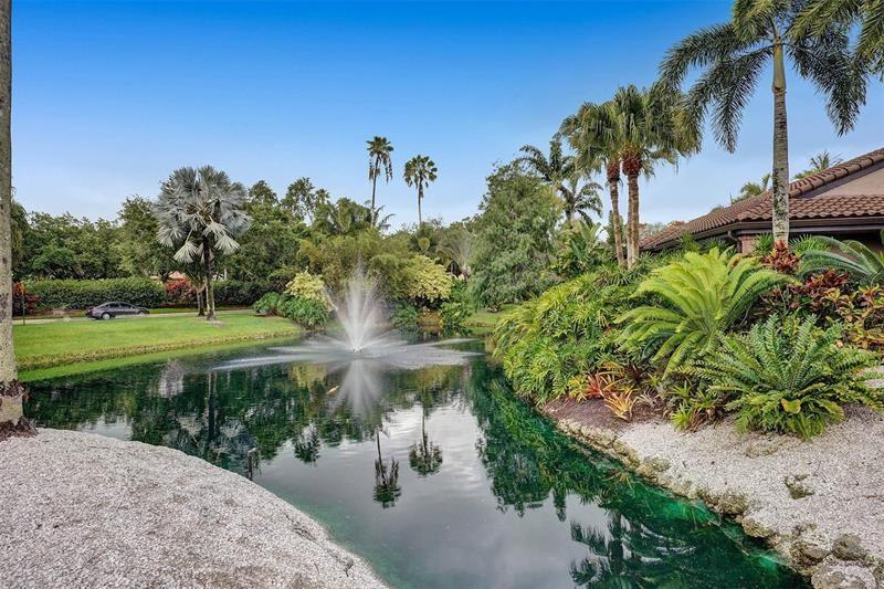 EMBASSY LAKES - Residential