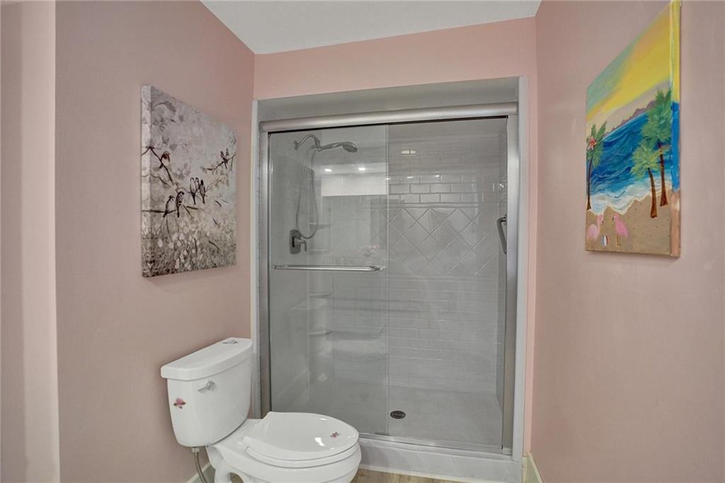 EMBASSY LAKES - Residential