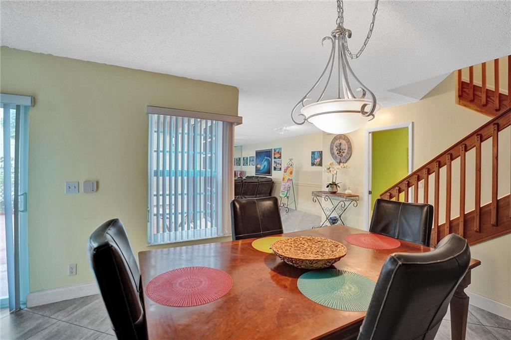 EMBASSY LAKES - Residential