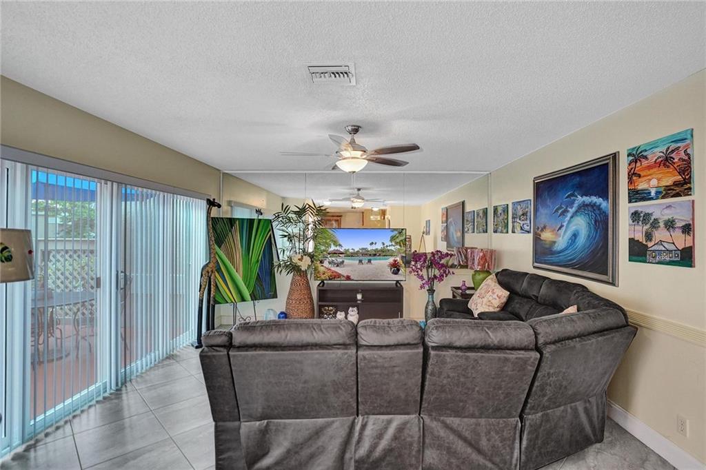 EMBASSY LAKES - Residential