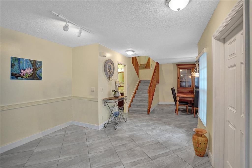 EMBASSY LAKES - Residential