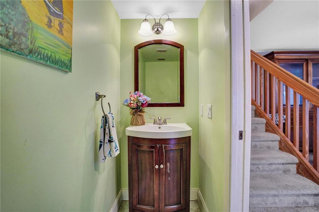 EMBASSY LAKES - Residential