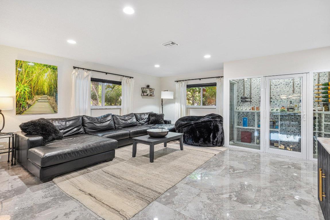 POMPANO ISLES SEC - Residential