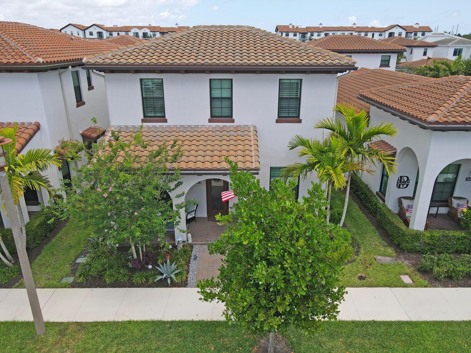 8067 Hobbes Way