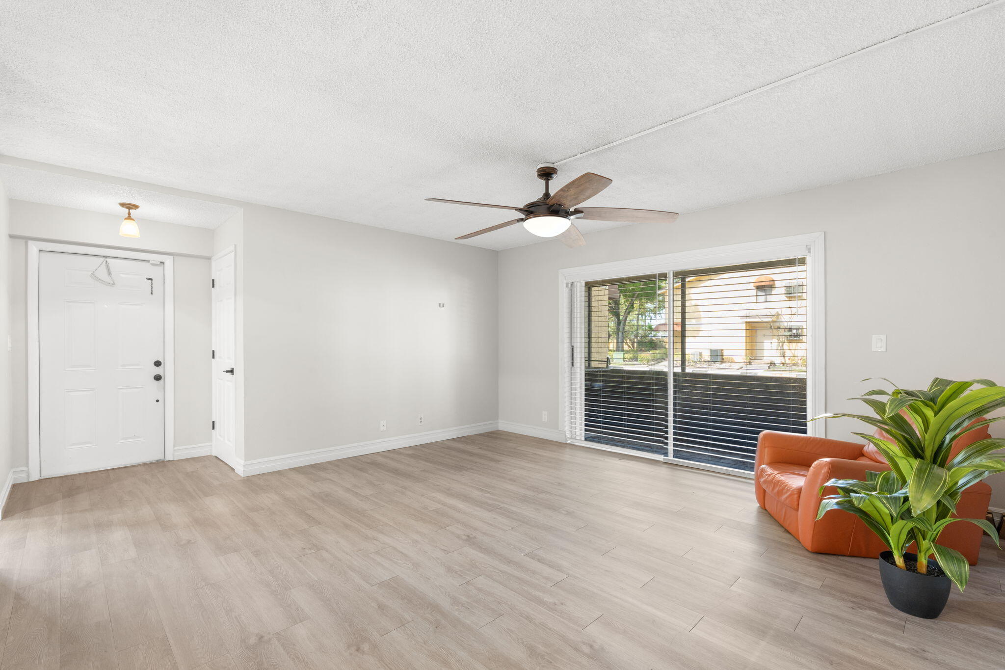 Oakland Forest Club Condo - Residential