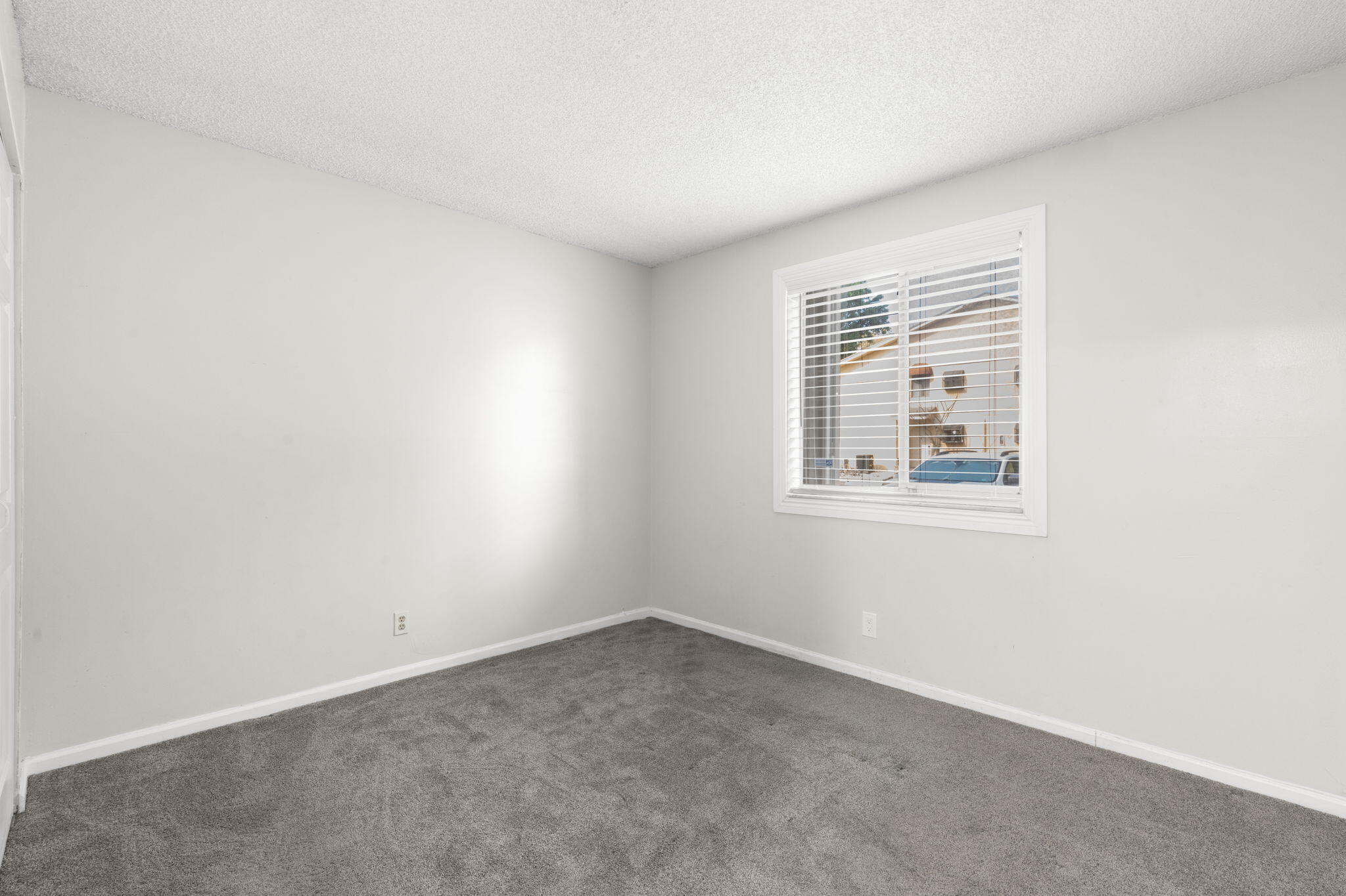 Oakland Forest Club Condo - Residential