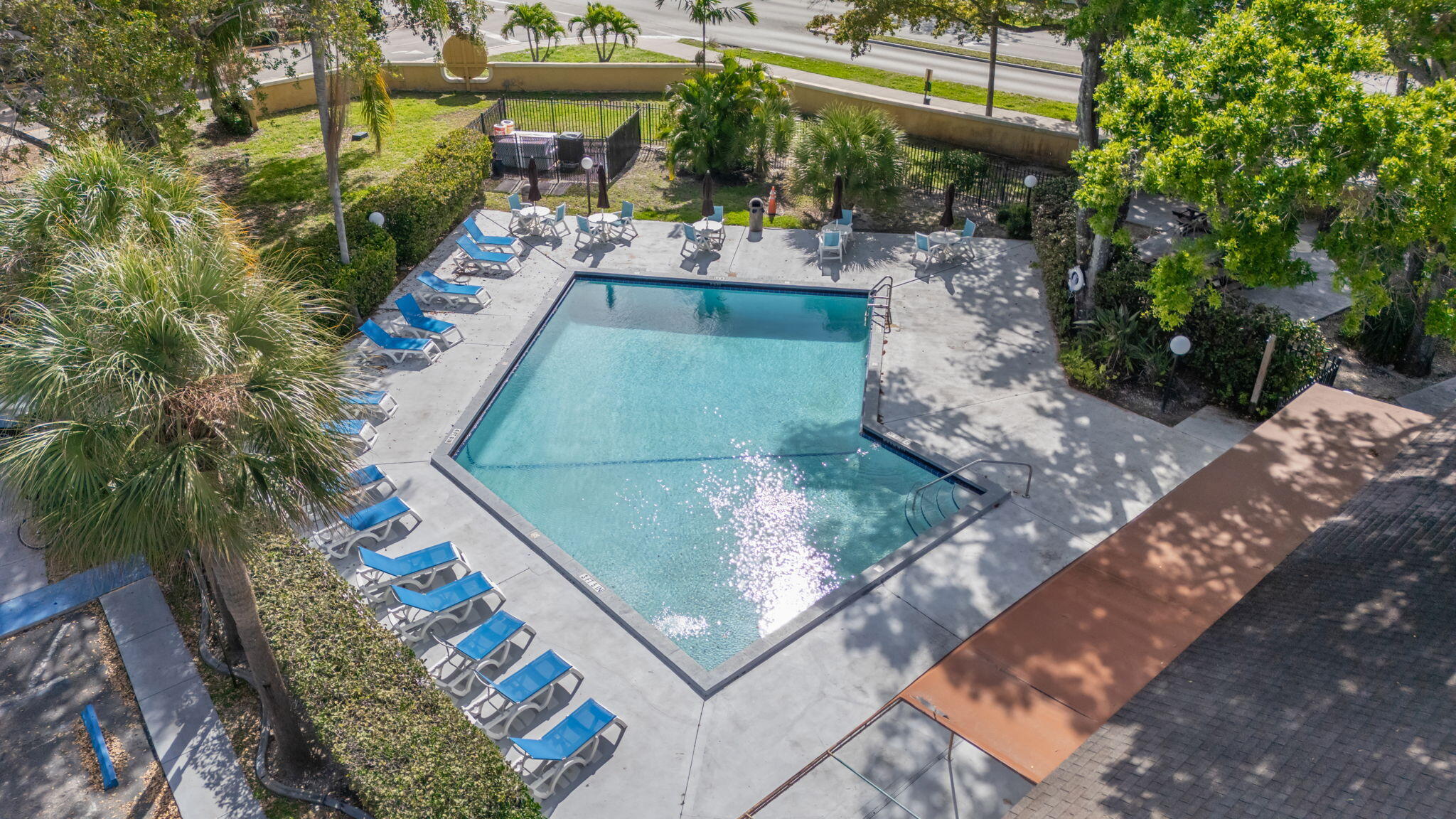 OAKLAND FOREST CLUB CONDO - Residential