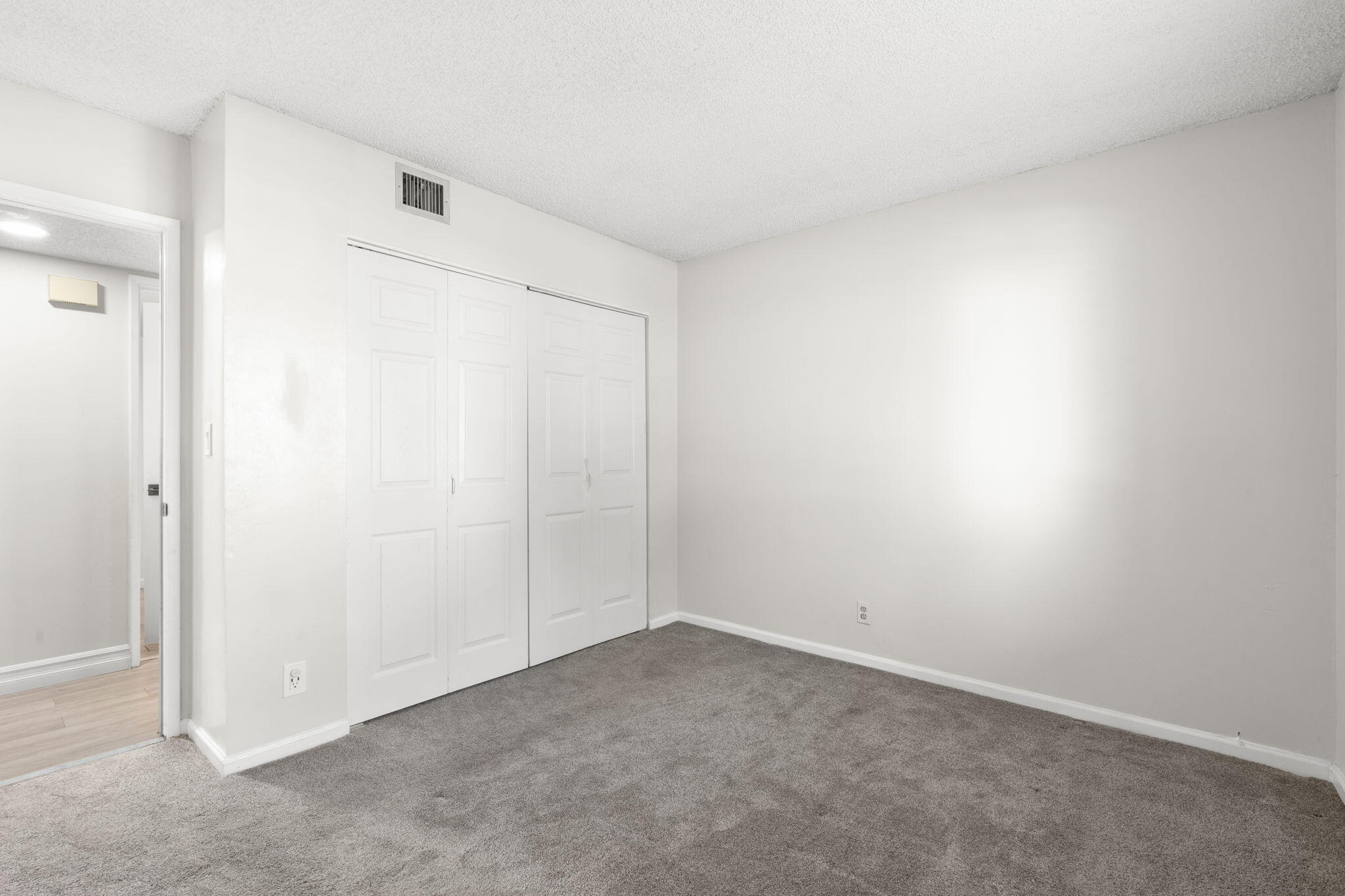 Oakland Forest Club Condo - Residential