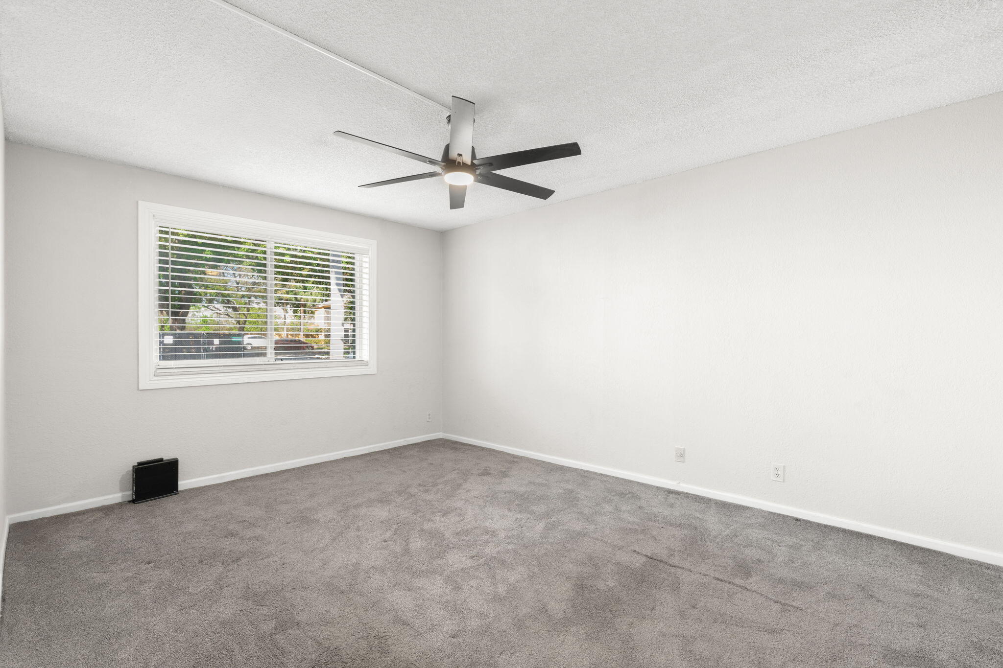 Oakland Forest Club Condo - Residential