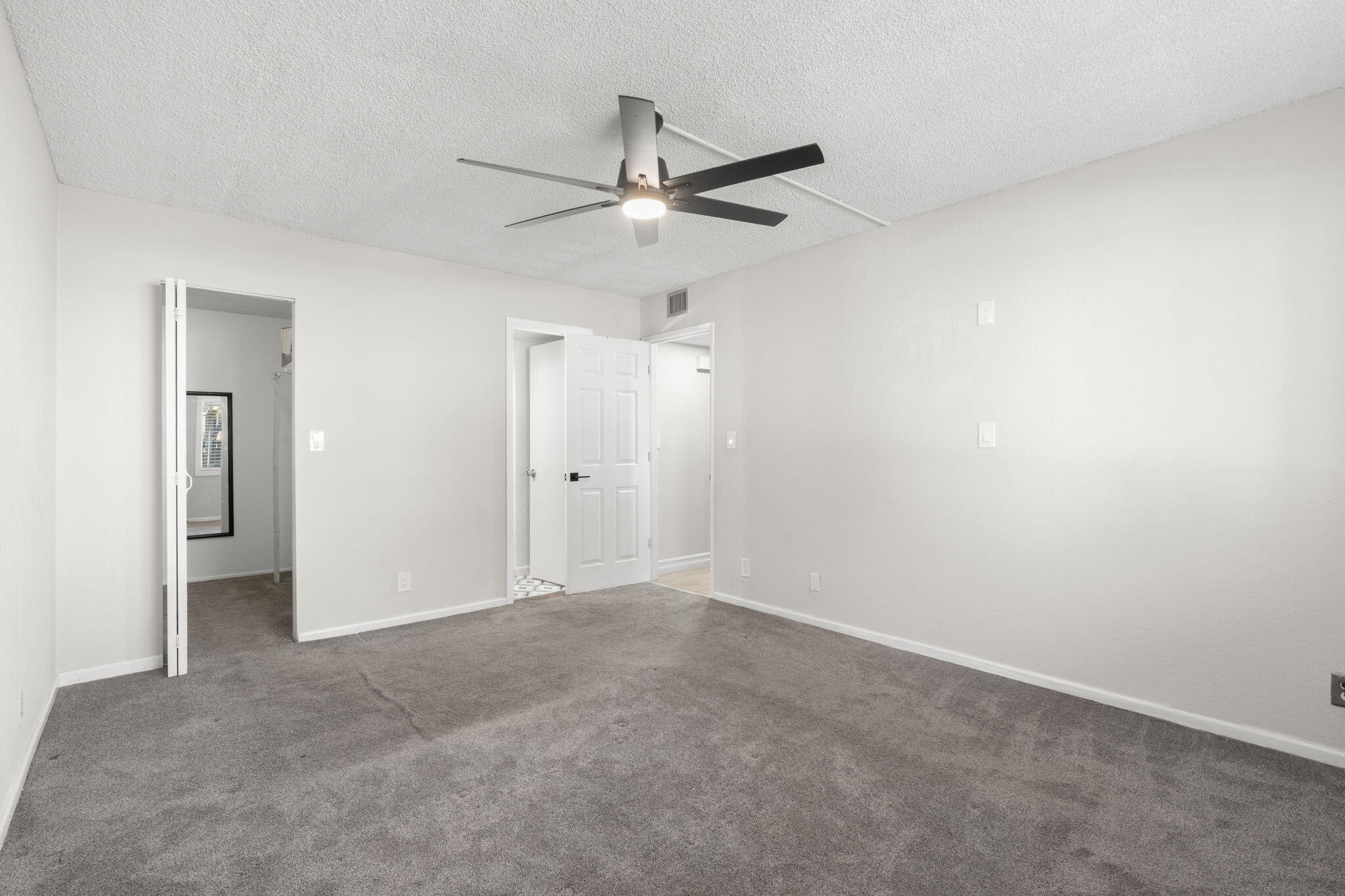 Oakland Forest Club Condo - Residential