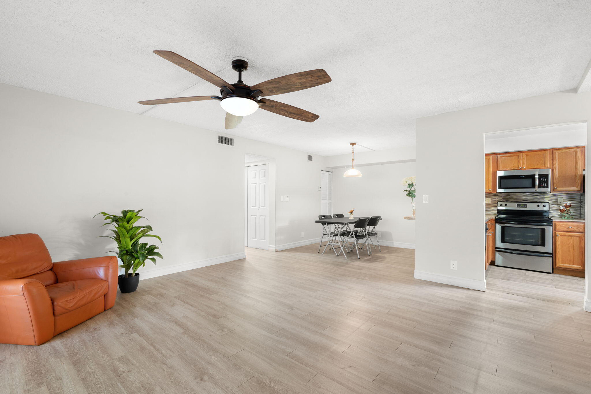 Oakland Forest Club Condo - Residential