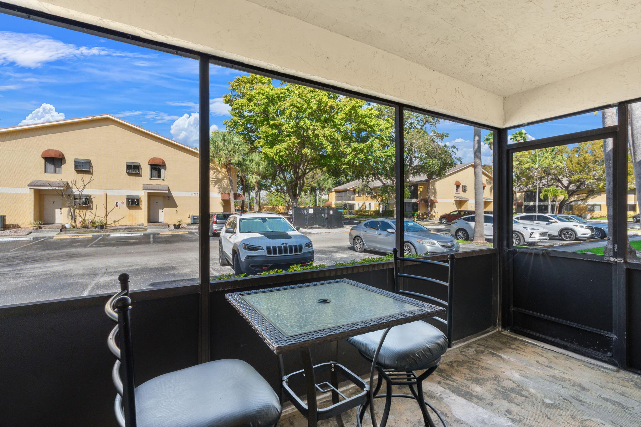 Oakland Forest Club Condo - Residential