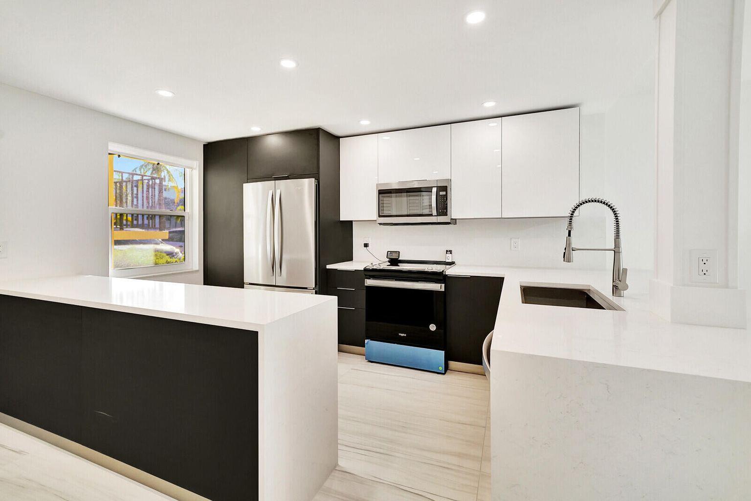 PARADISE HARBOUR CONDO - Residential