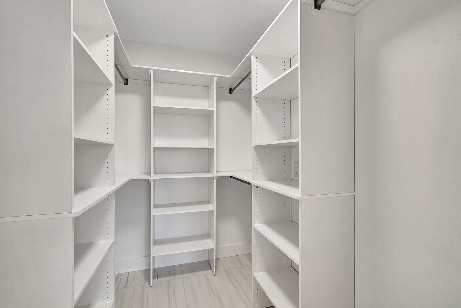 PARADISE HARBOUR CONDO - Residential