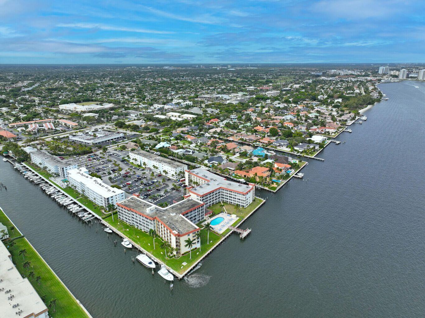 PARADISE HARBOUR CONDO - Residential