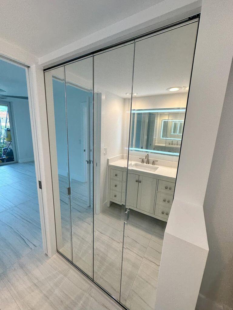 PARADISE HARBOUR CONDO - Residential