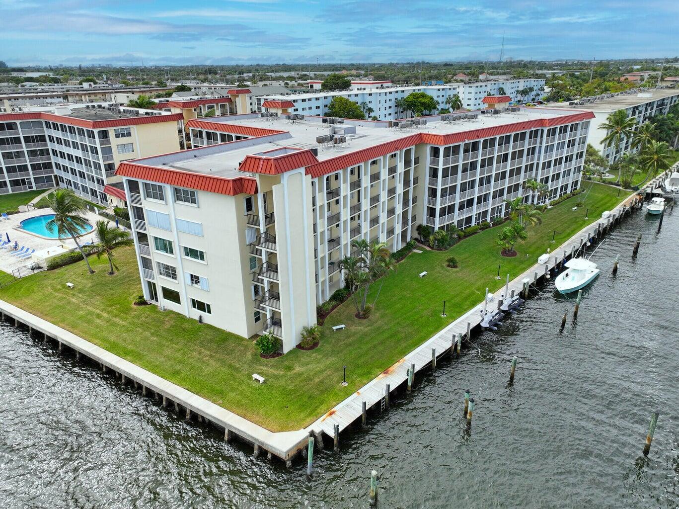 PARADISE HARBOUR CONDO - Residential