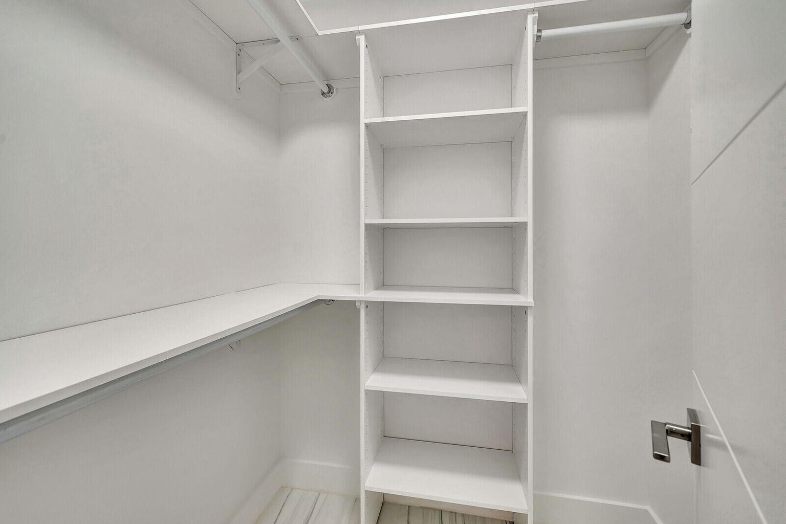 PARADISE HARBOUR CONDO - Residential