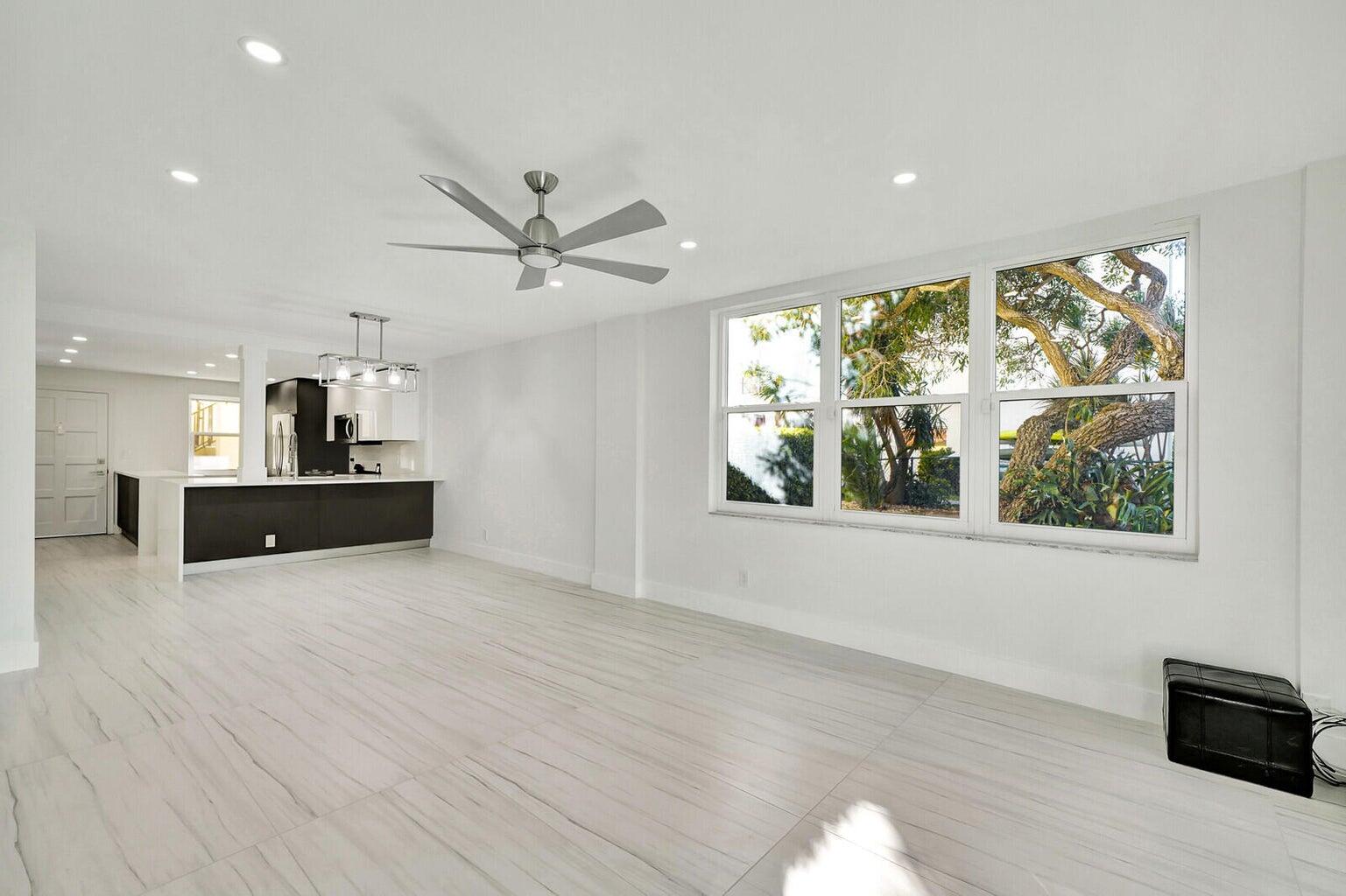 PARADISE HARBOUR CONDO - Residential