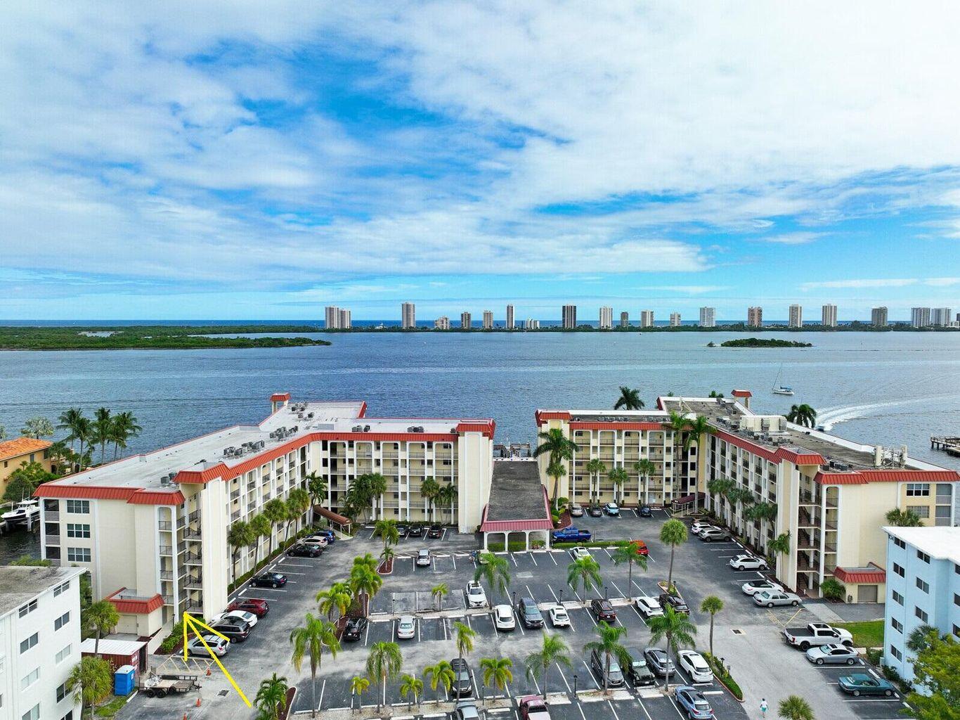 PARADISE HARBOUR CONDO - Residential