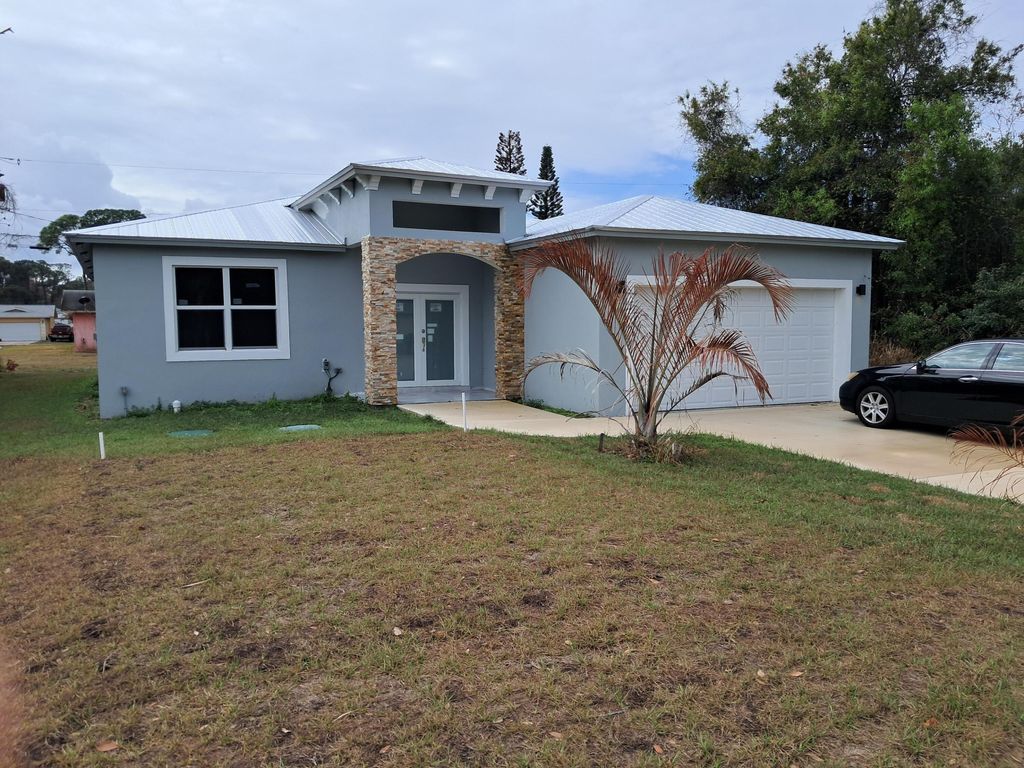 Photo of 3307 N Avenue N, Fort Pierce, FL 34947 (MLS # R11169827)