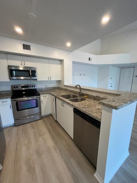 YACHT CLUB - Residential