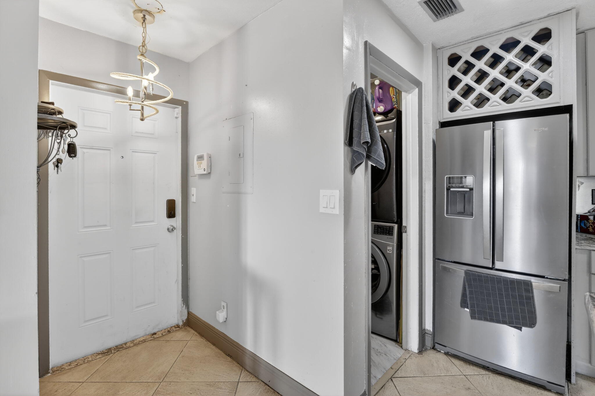 CLUB QUARTERS AT RAINTREE - Residential