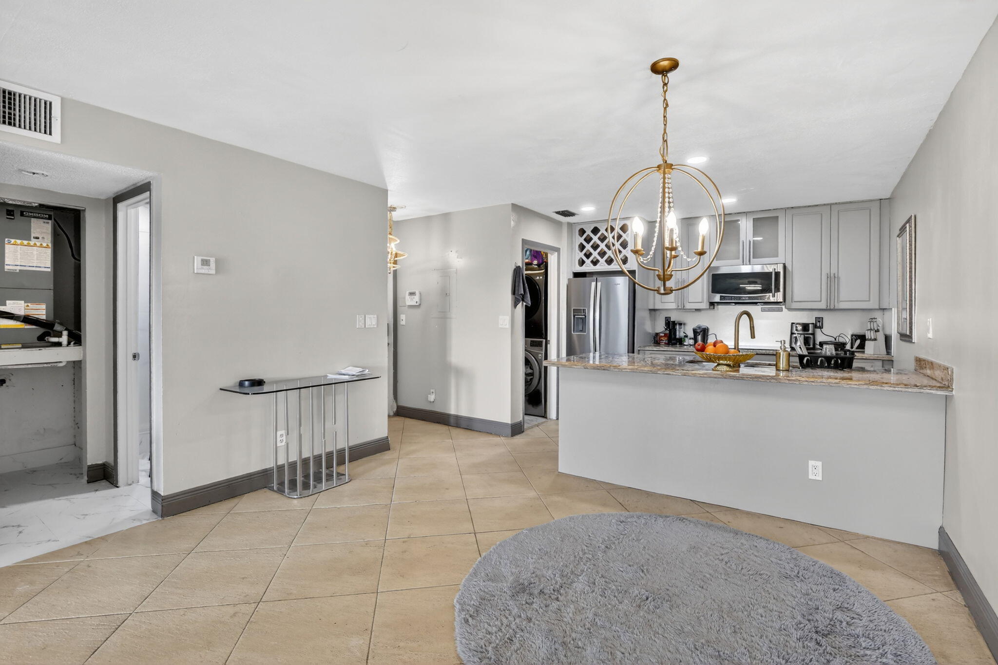 CLUB QUARTERS AT RAINTREE - Residential