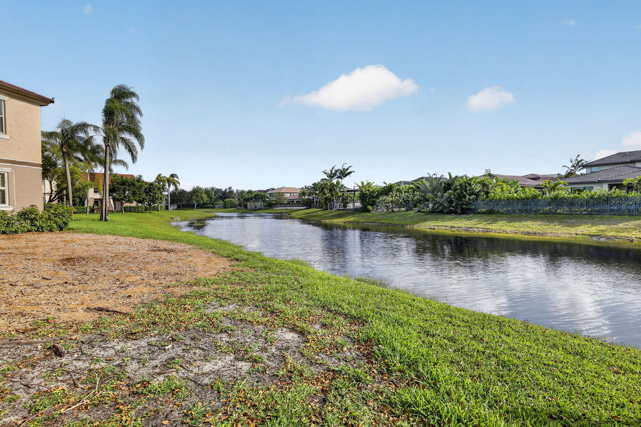 CLUB QUARTERS AT RAINTREE - Residential