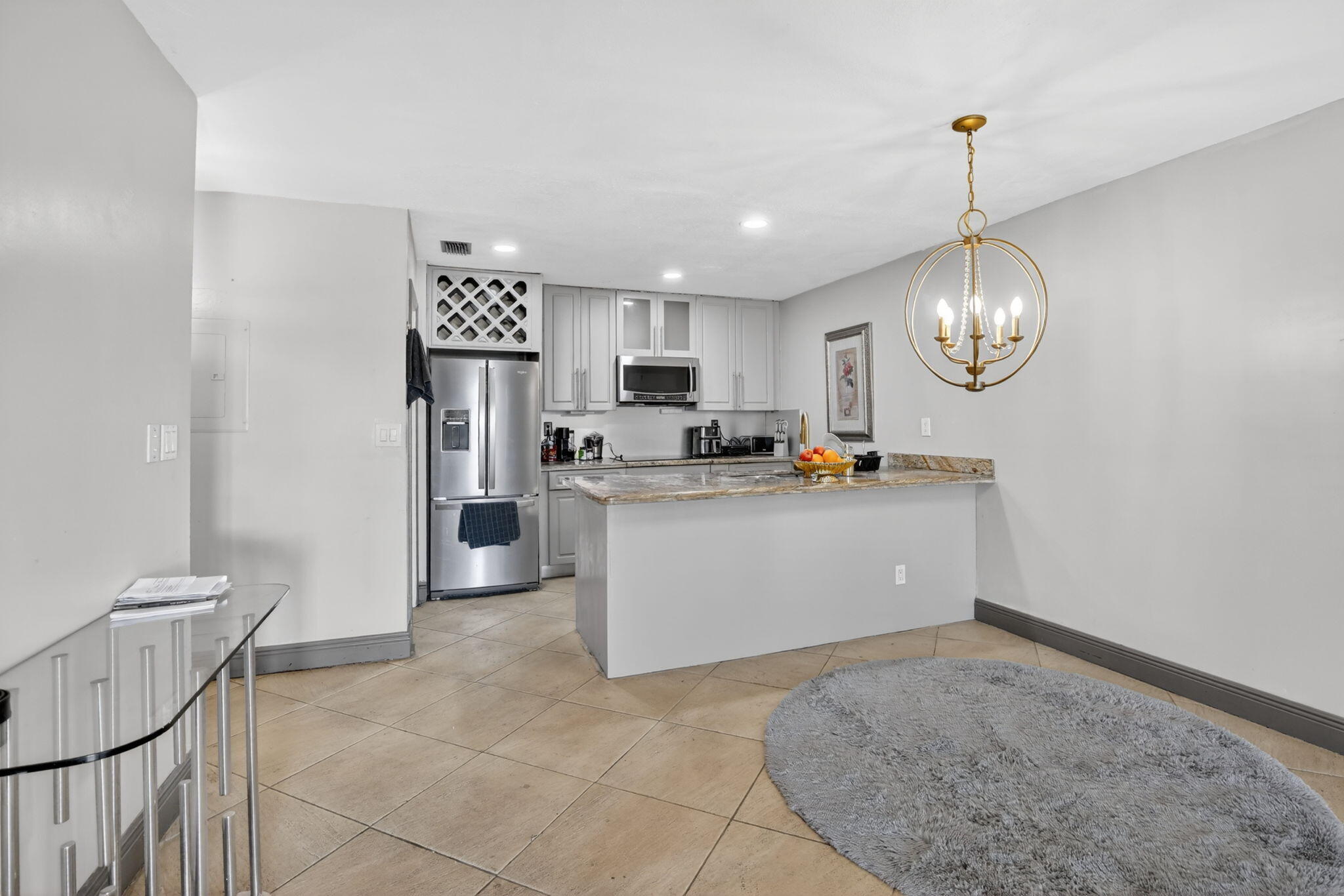 CLUB QUARTERS AT RAINTREE - Residential