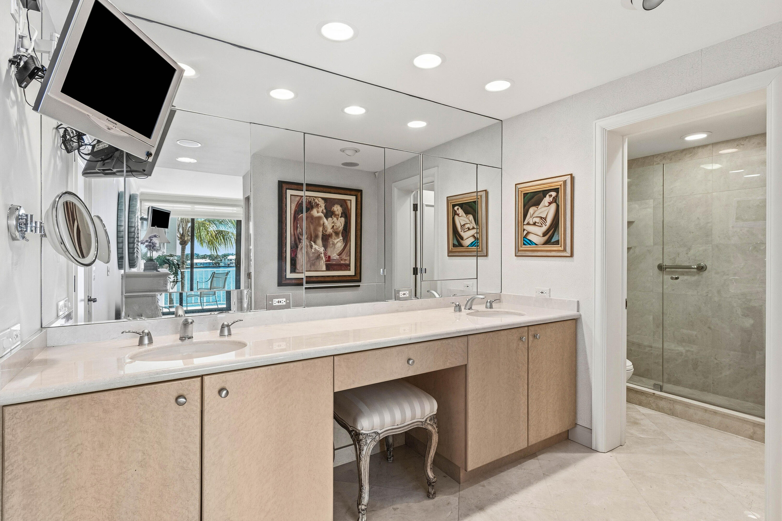 TOWER VALLANDRY - IBIS ISLE - Residential