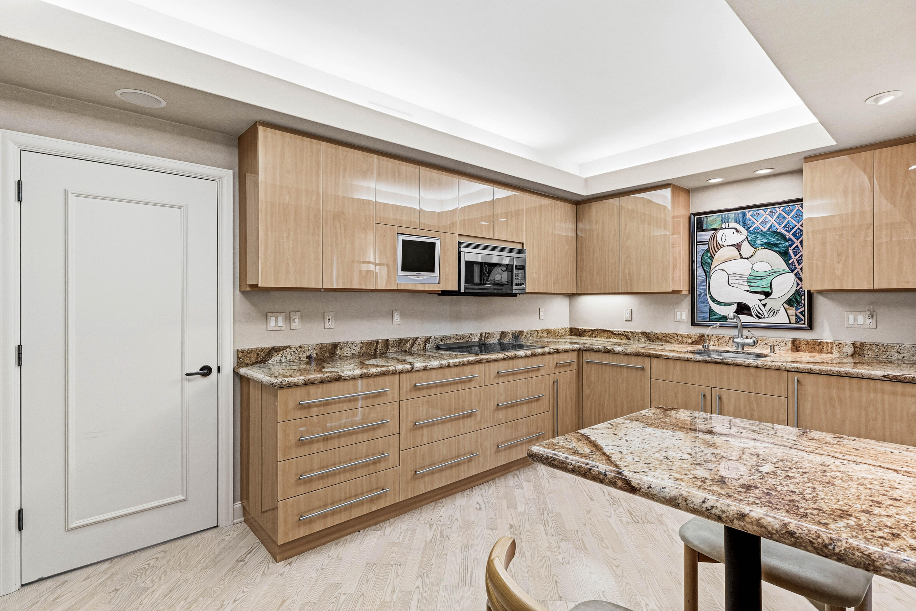 TOWER VALLANDRY - IBIS ISLE - Residential