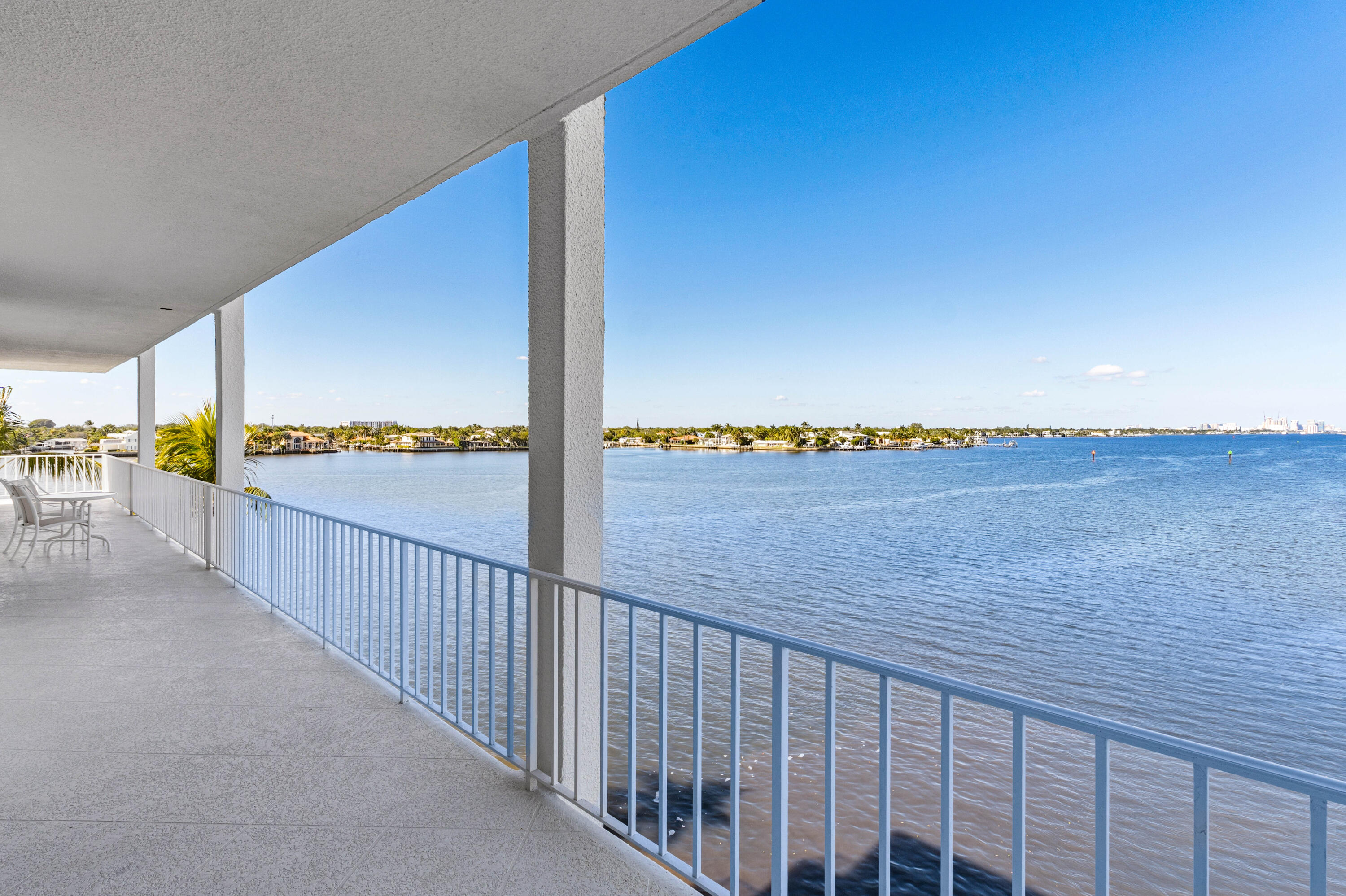 TOWER VALLANDRY - IBIS ISLE - Residential