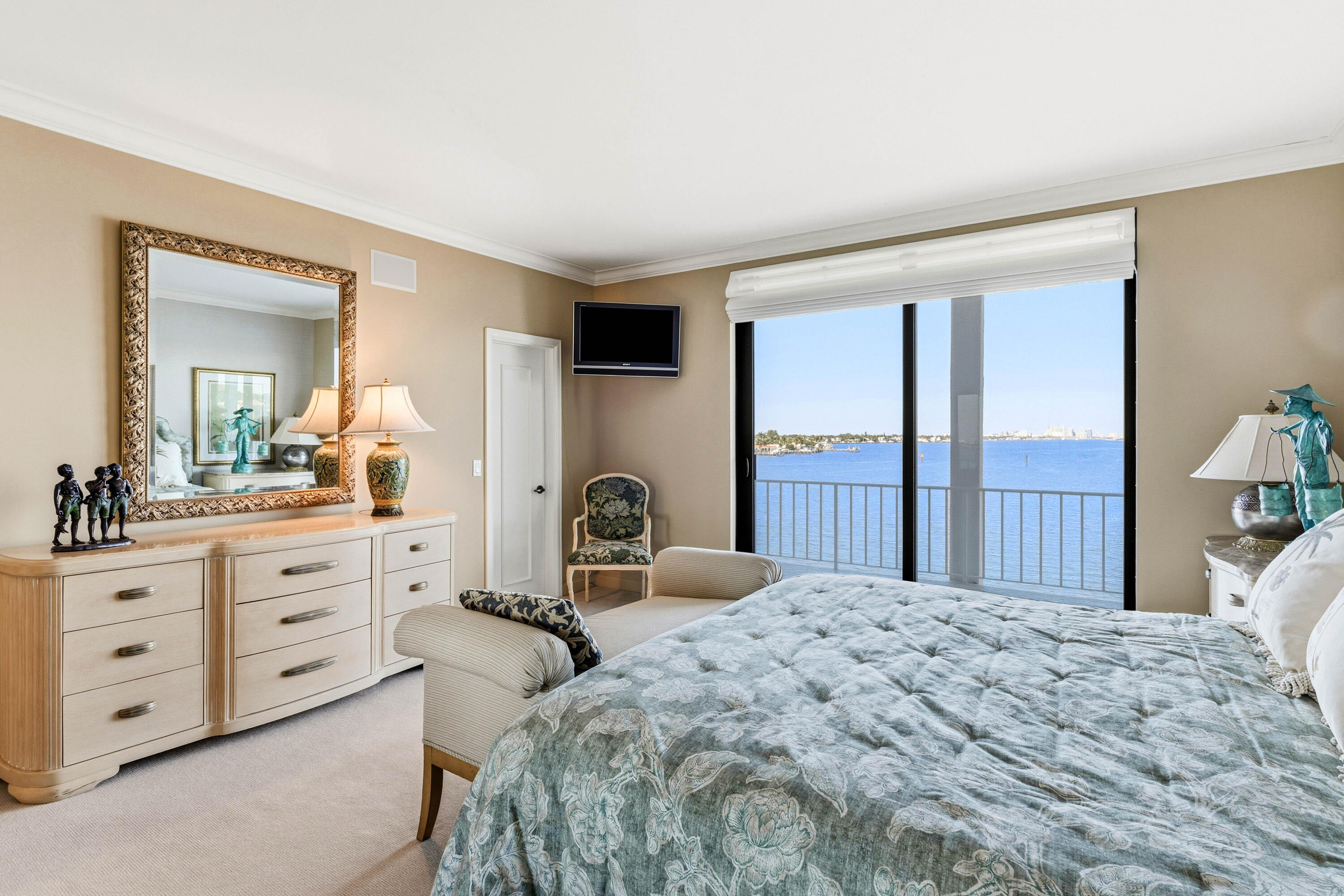 TOWER VALLANDRY - IBIS ISLE - Residential