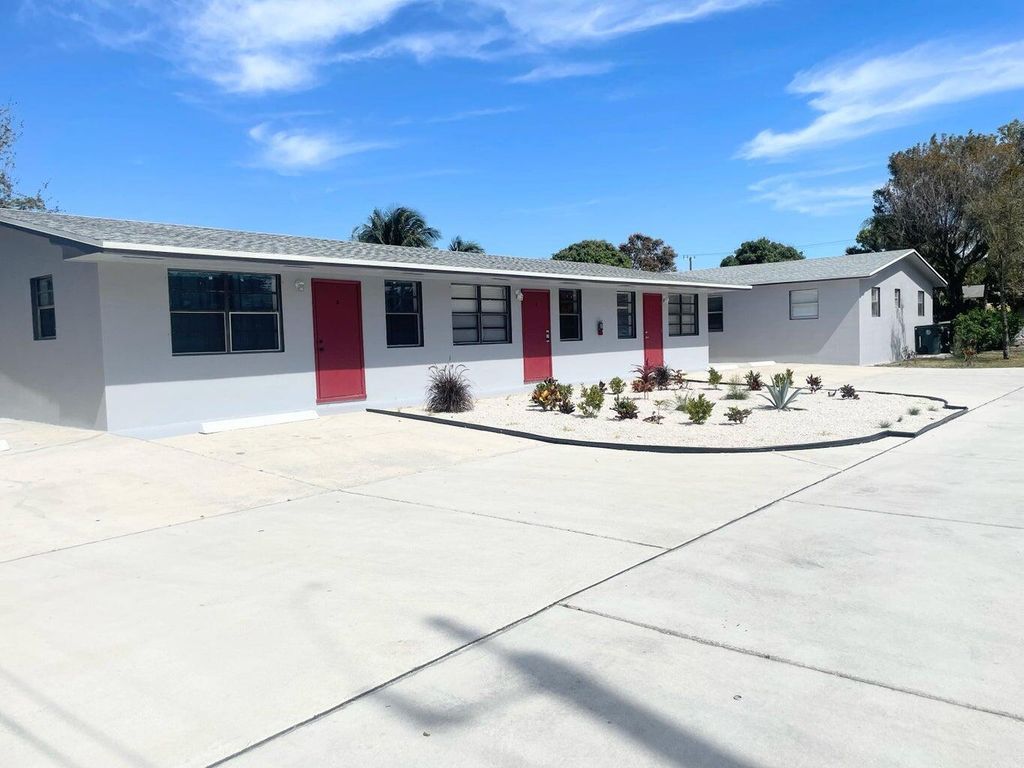 Photo of 1029 S D Street #2, Lake Worth Beach, FL 33460 (MLS # B26001945)