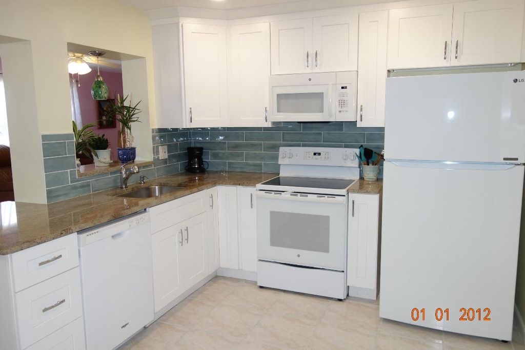 Photo of 2392 SW 10th Avenue, Boynton Beach, FL 33426 (MLS # R11085299)