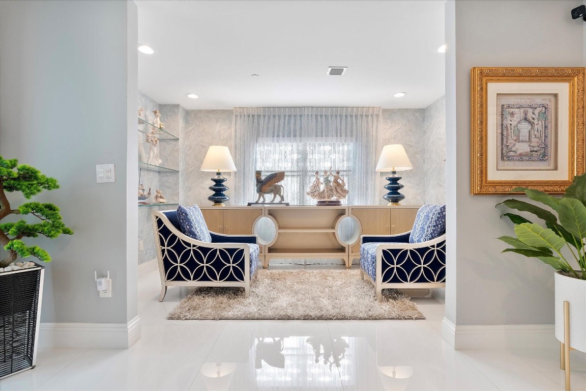 615 Bayshore Drive 106