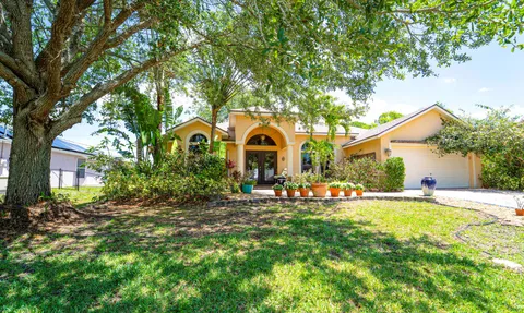 1613 SW Cecelia Lane, Port St Lucie, FL MLS: R11091266