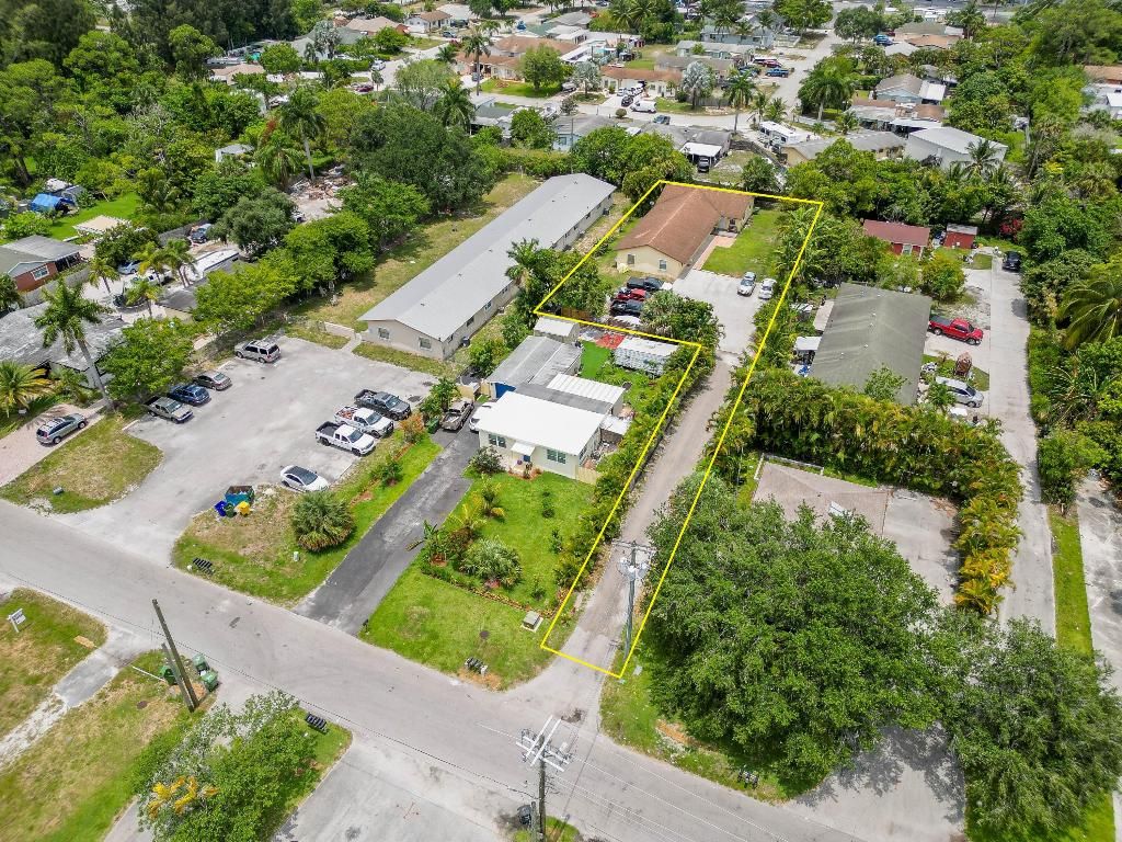 Photo of 3831 7th Avenue N, Palm Springs, FL 33461 (MLS # R10988082)