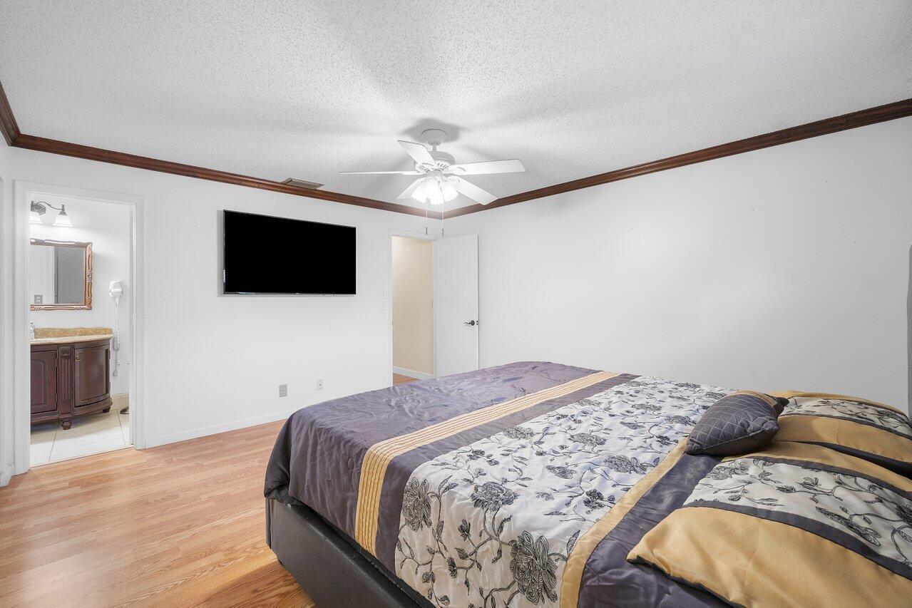 DELRAY VILLAS 4 - Residential