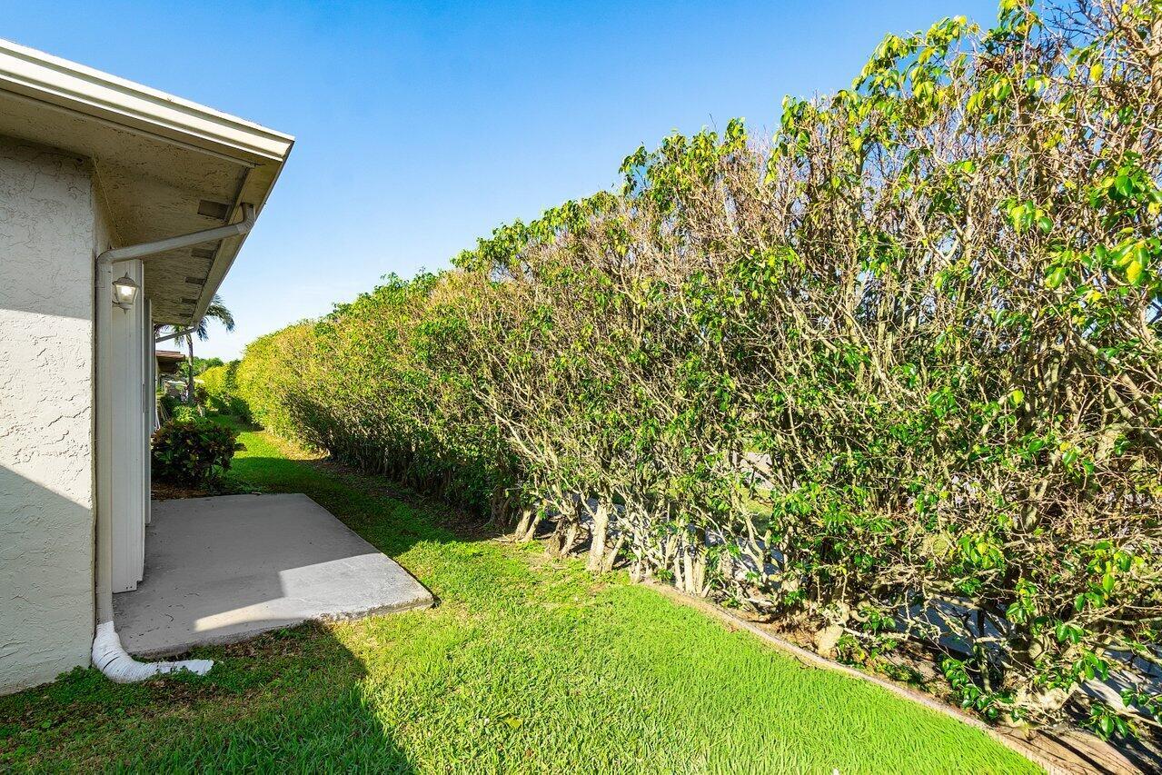 DELRAY VILLAS 4 - Residential