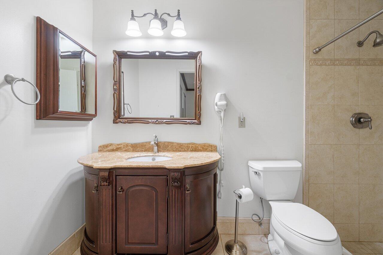 DELRAY VILLAS 4 - Residential