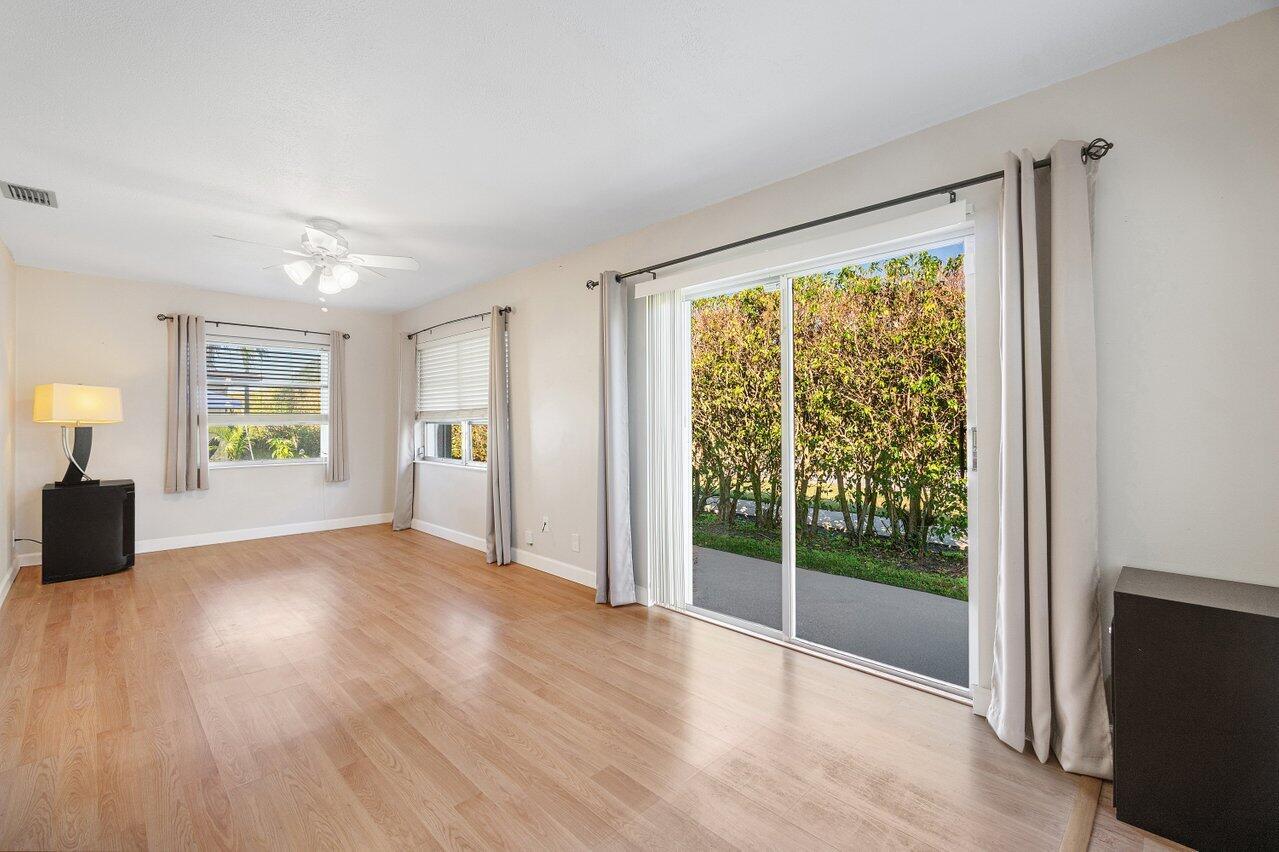 DELRAY VILLAS 4 - Residential