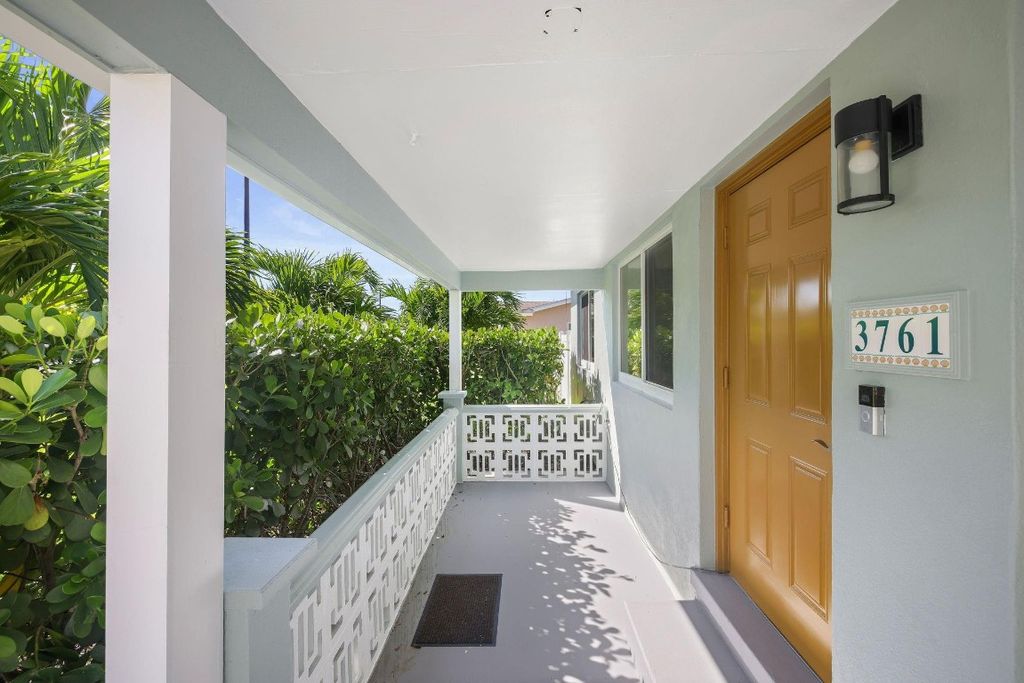 Photo of 3761 NE 14th Avenue, Pompano Beach, FL 33064 (MLS # F10546385)