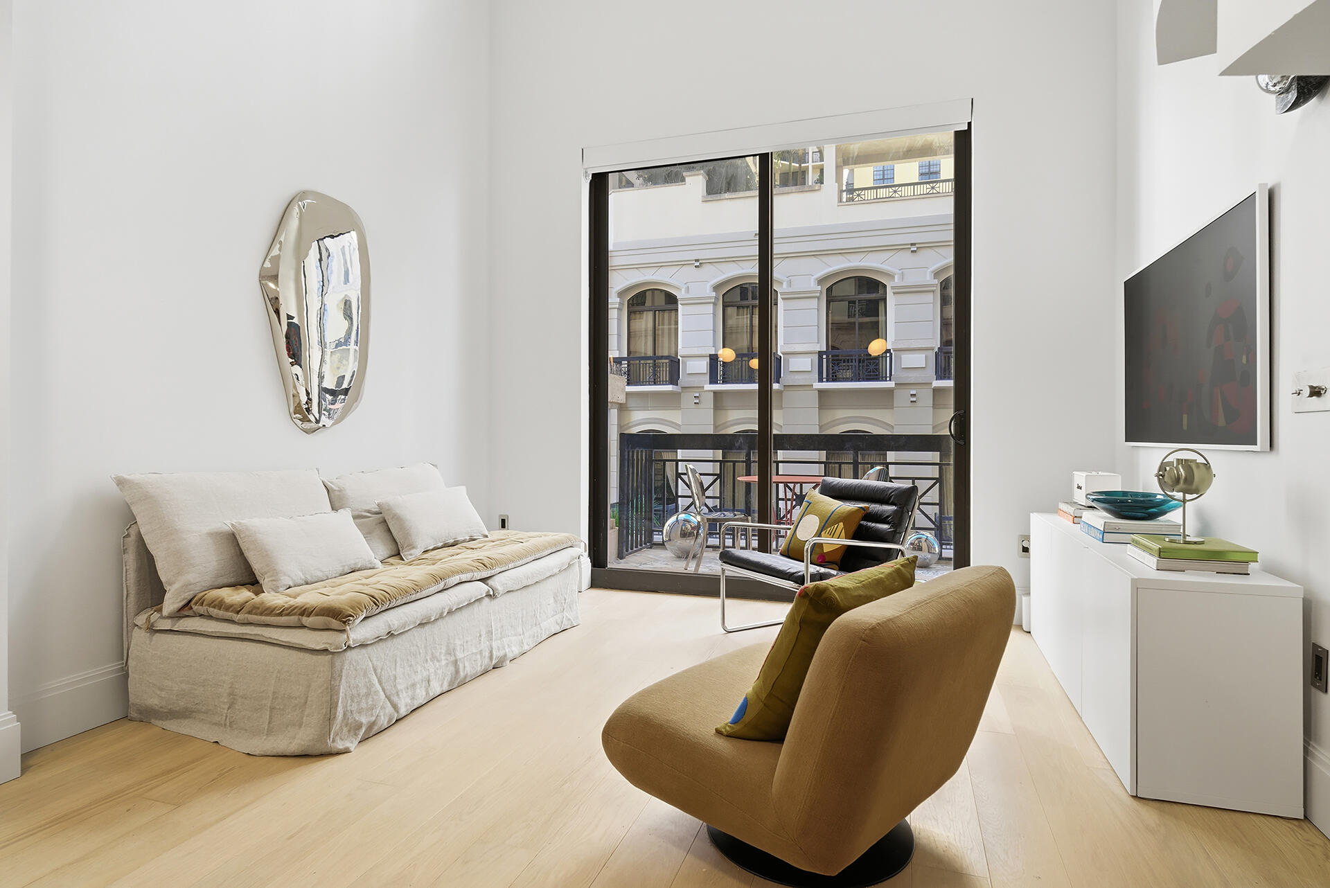 ONE CITY PLAZA CONDO - Residential Lease